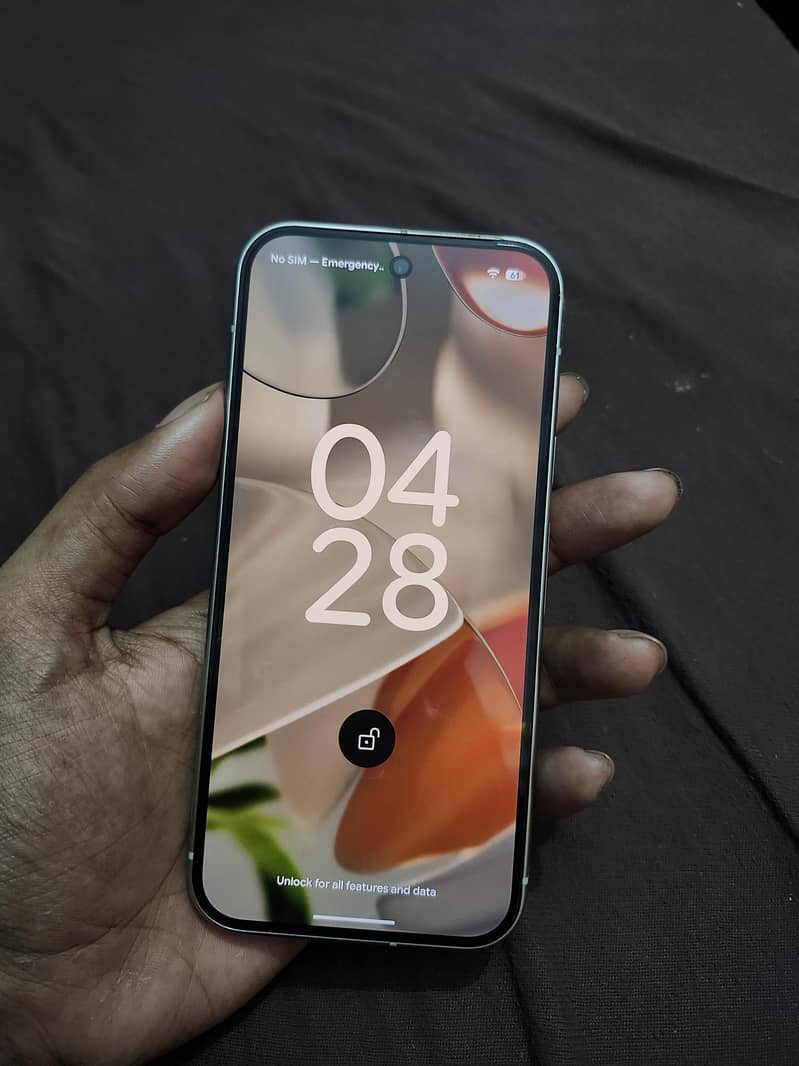 Google Pixel 9 4