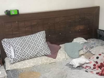 king size Bed With dressing Os pic ni ha abi