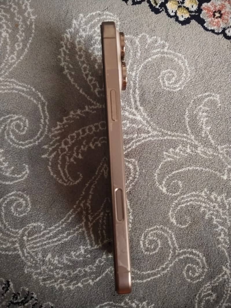 iPhone 16 pro max 1