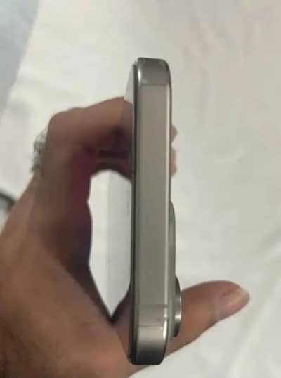 IPHONE 15 PRO JV