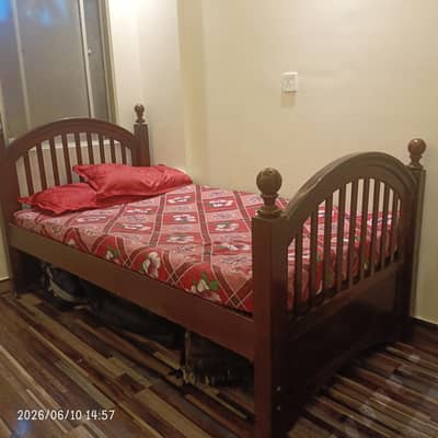 Red Marandi Wood Single Bed