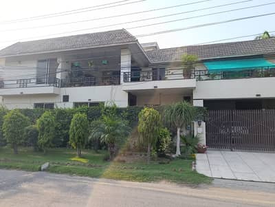 22 Marla Corner Luxury Both Side 65 Feet Road House for Sale in Faisal Town Hot Location