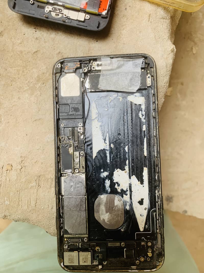Apple iPhone 7 Plus 2