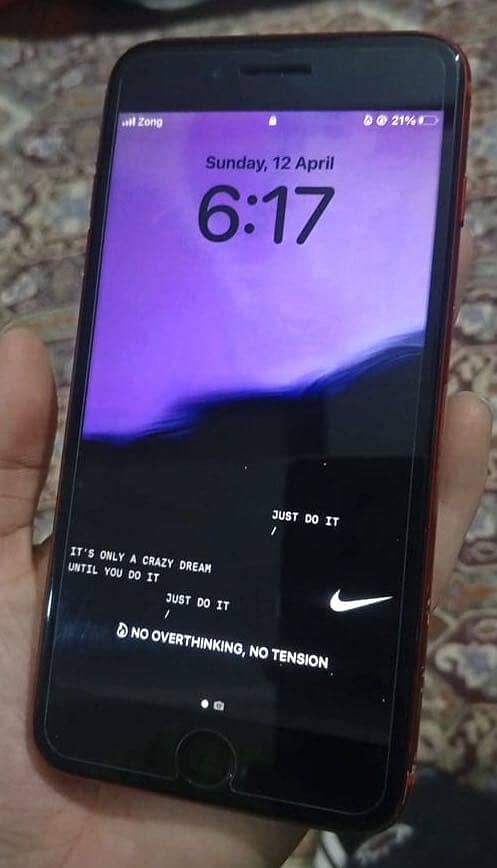 Apple iPhone 8 Plus 0