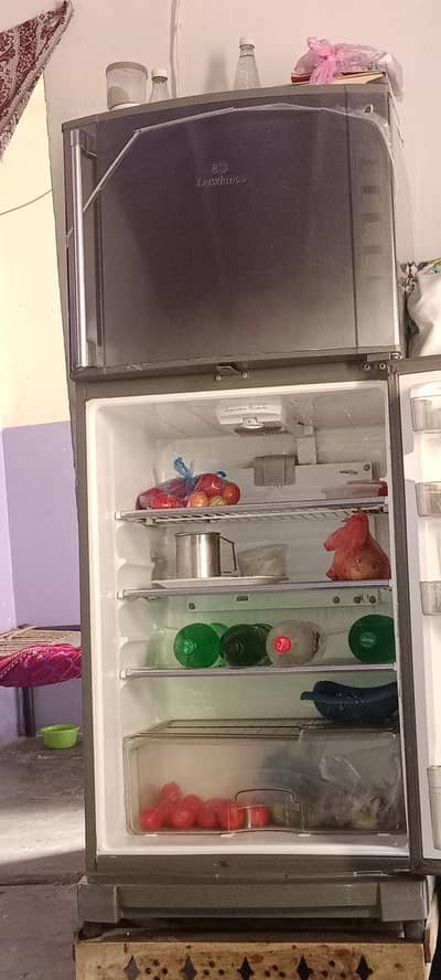 Dawlance Fridge Medium Size