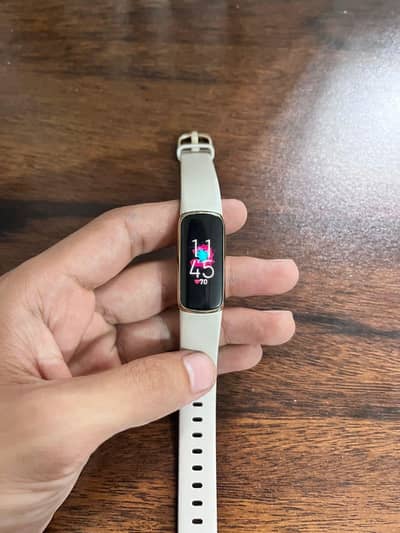 Fitbit Luxe – Like New