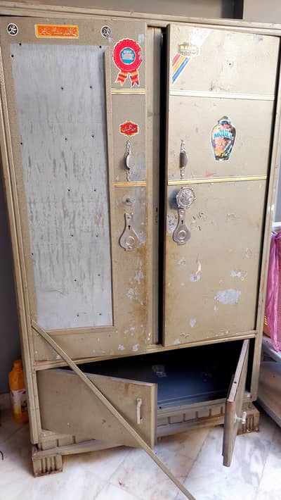 Metal wardrobe