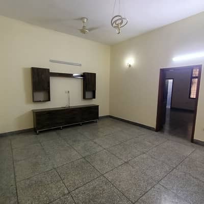 AHMED ASSOCIATES OFFER 10 MARLA SINGLE STORY INDEPENDENT HOUSE FOR RENT IN ABDALIAN HOUSING SOCIETY NEAR TO PCSIR PHASE 2.