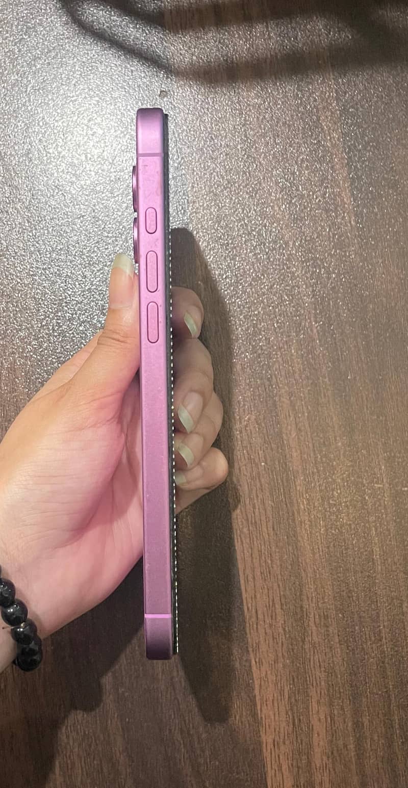Apple iPhone 16 Plus 2