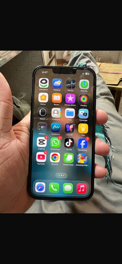 Apple iPhone 13