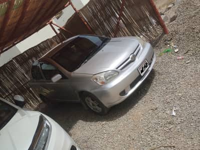 Toyota Platz 2003