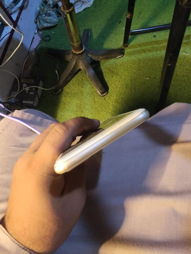 Apple iPhone 7 Plus 1