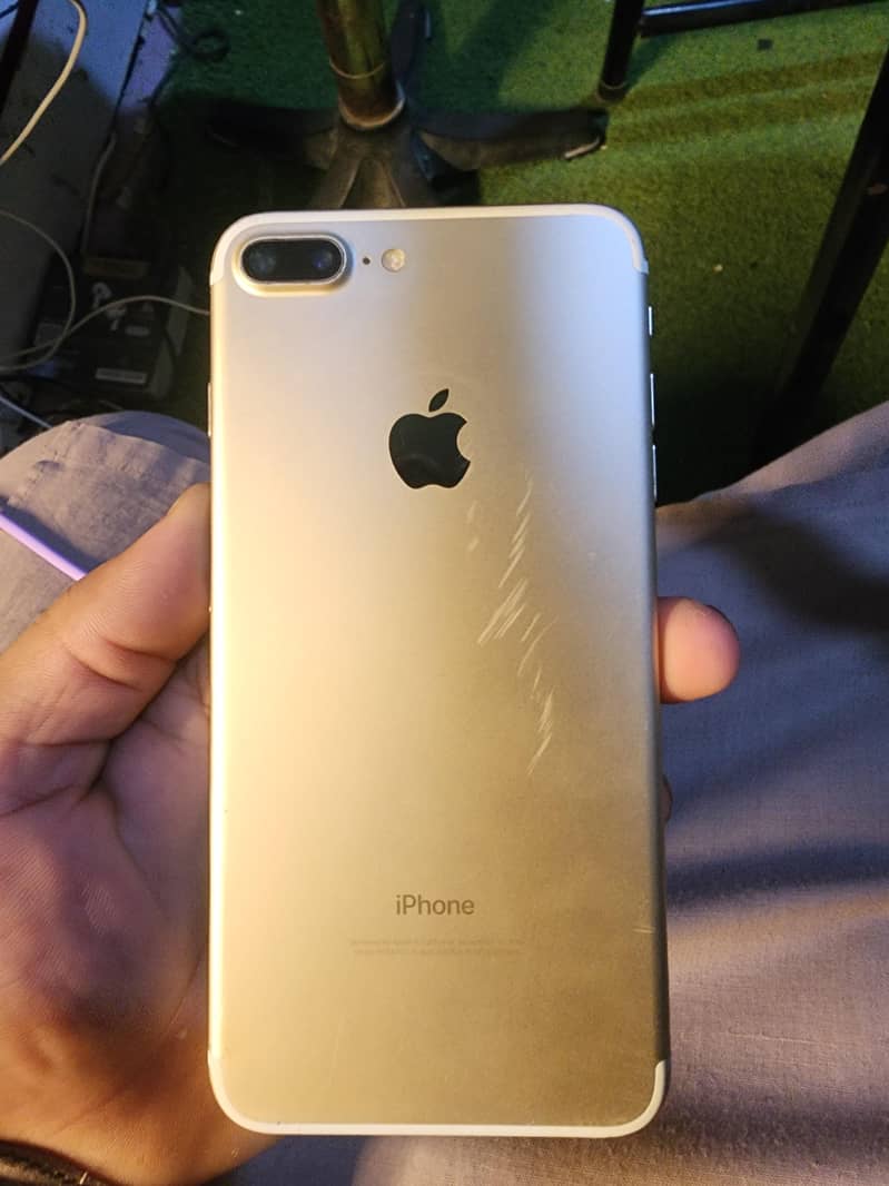 Apple iPhone 7 Plus 4