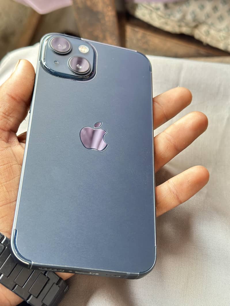 Apple iPhone 13 1