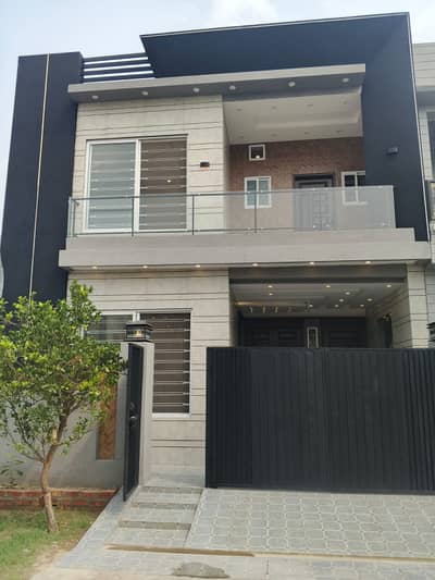 5 Marla Brand New House For Sale Direct Meeting With Owner In Parkview City Lahore