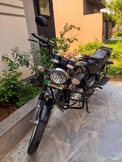 First hand bike Mileage just 24,000, a gift who owns Price  (2,90,000)