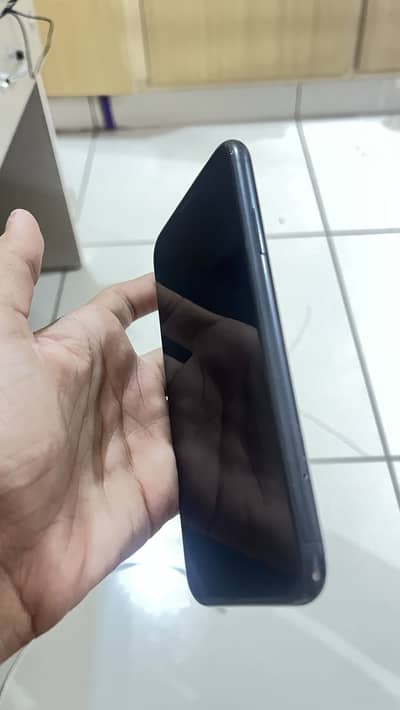 Apple iPhone XR FOR SALE