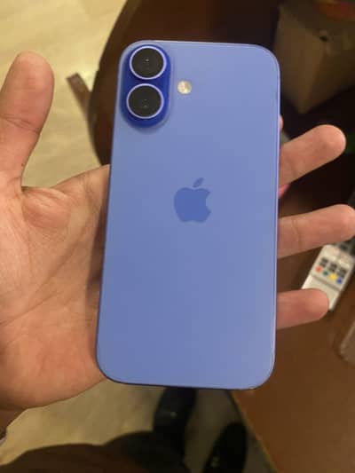 Apple iPhone 16