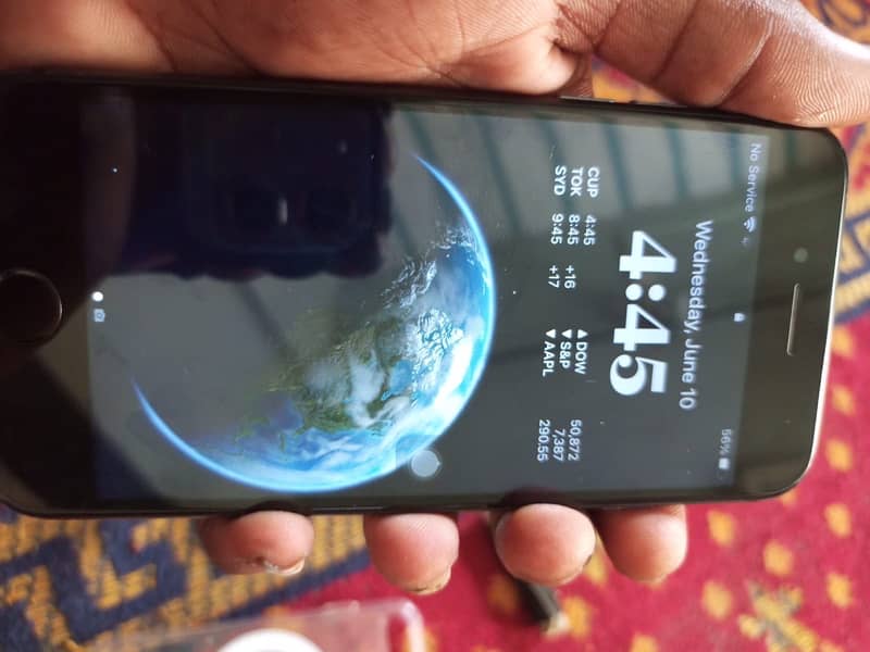 Apple iPhone 8 1