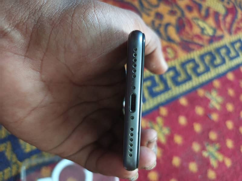 Apple iPhone 8 4