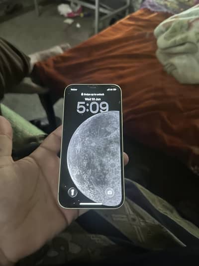 Apple iPhone 12