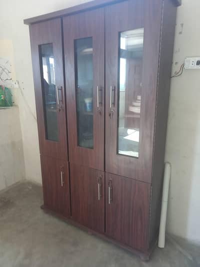 furniture urgent sale all ok ha koi kharabi NAHI ha  padon ki zarorat