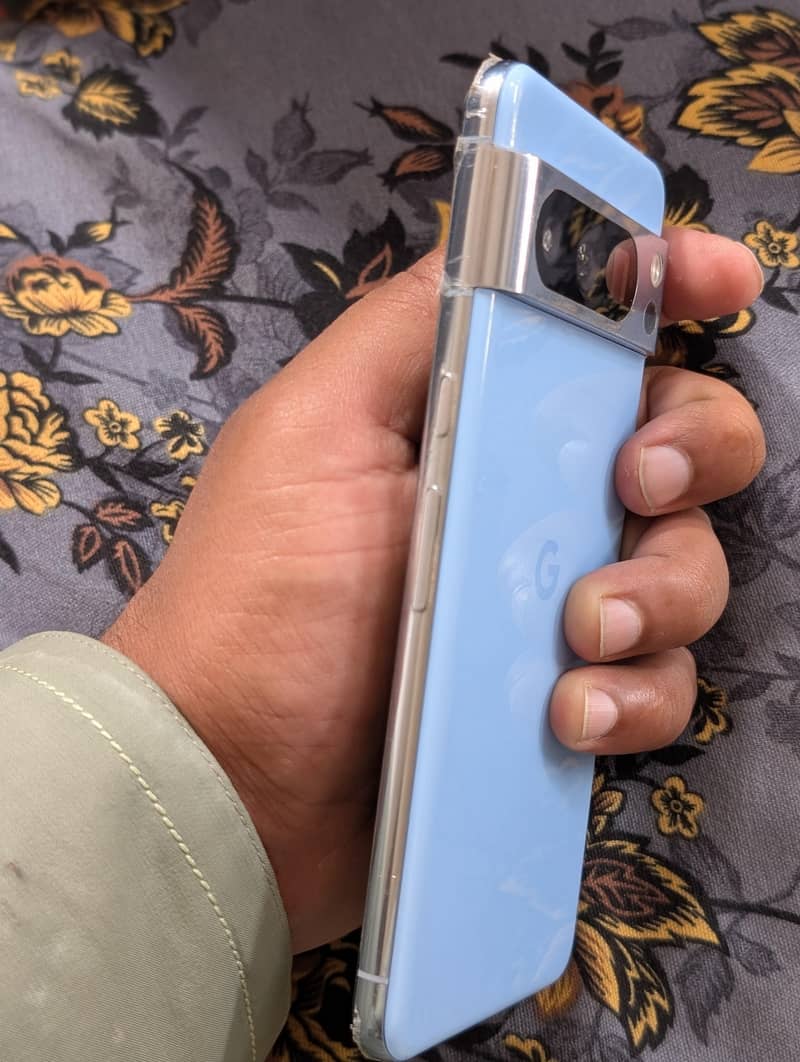 Google Pixel 8 Pro 2