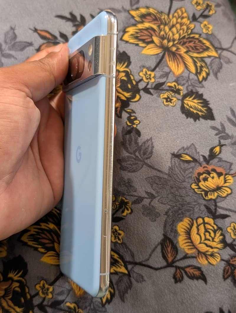 Google Pixel 8 Pro 4
