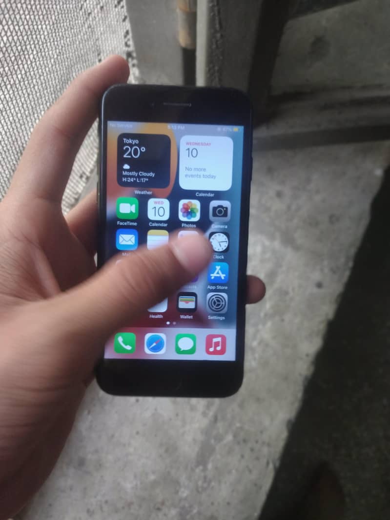Apple iPhone 7 4