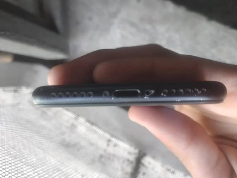 Apple iPhone 7 10