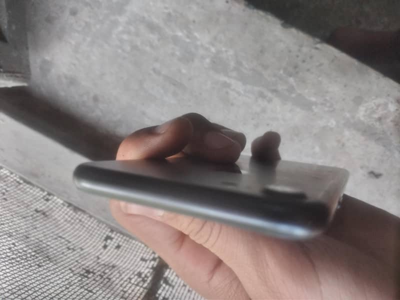 Apple iPhone 7 11