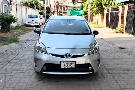 Toyota Prius 2013 G Touring Genuine