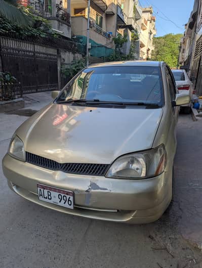 Toyota Platz 2000