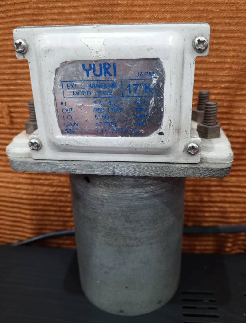 Dish Receiver with LNBF 1