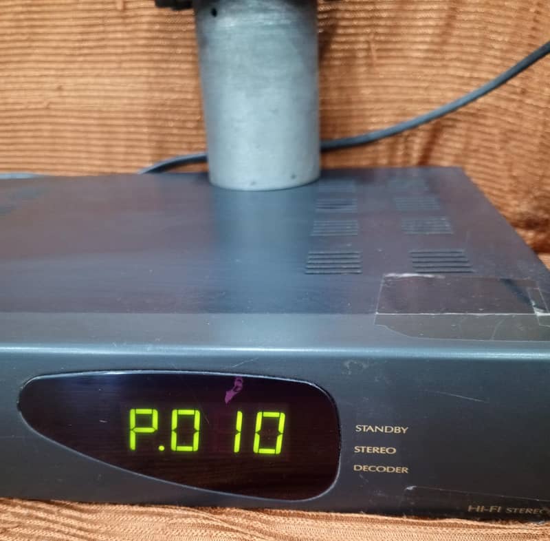 Dish Receiver with LNBF 2