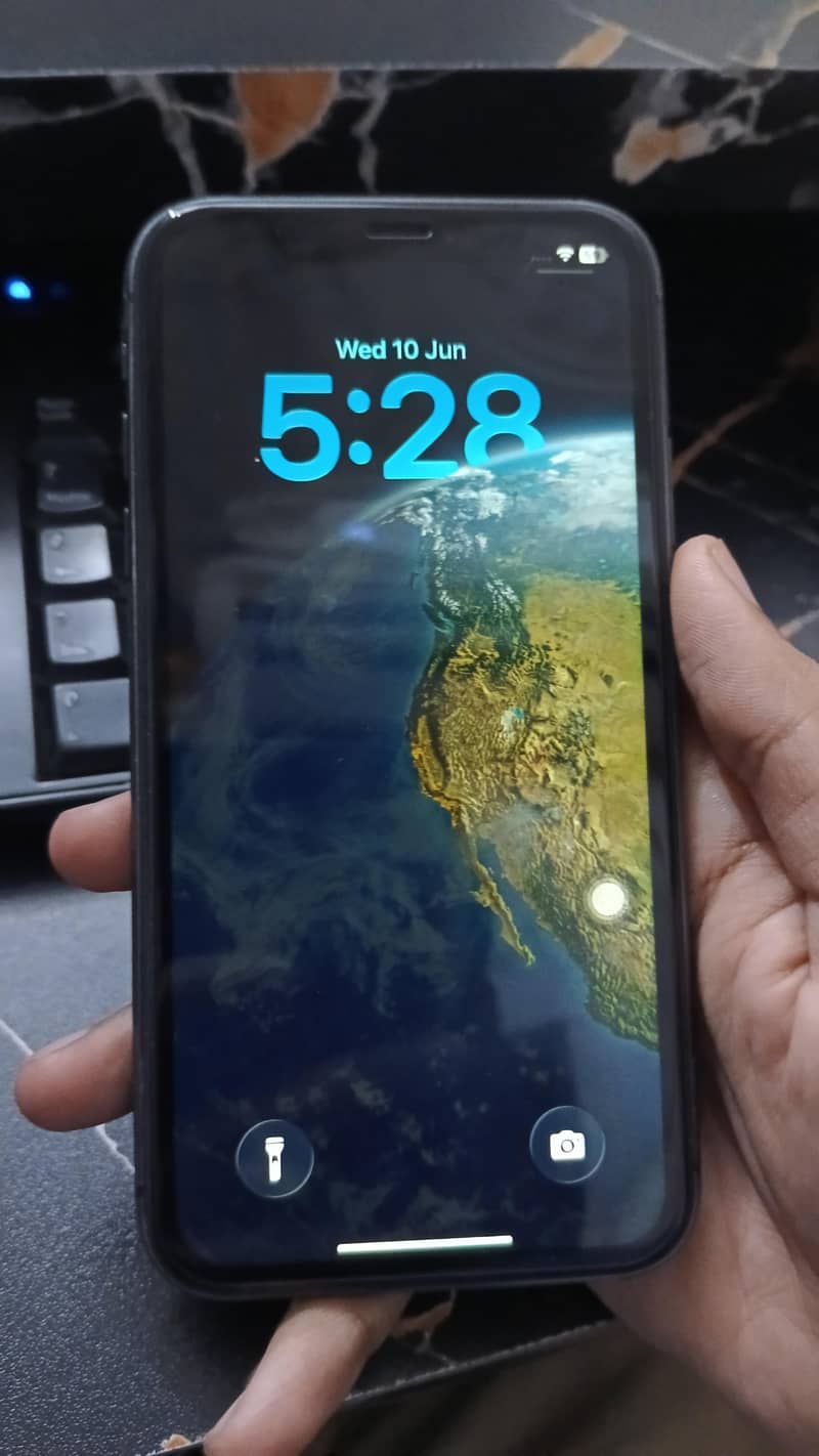 Apple iPhone 11 0