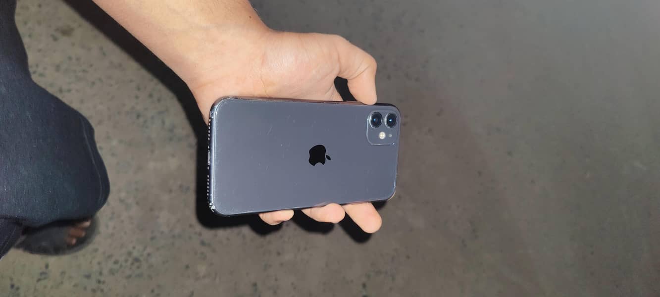 Apple iPhone 11 3