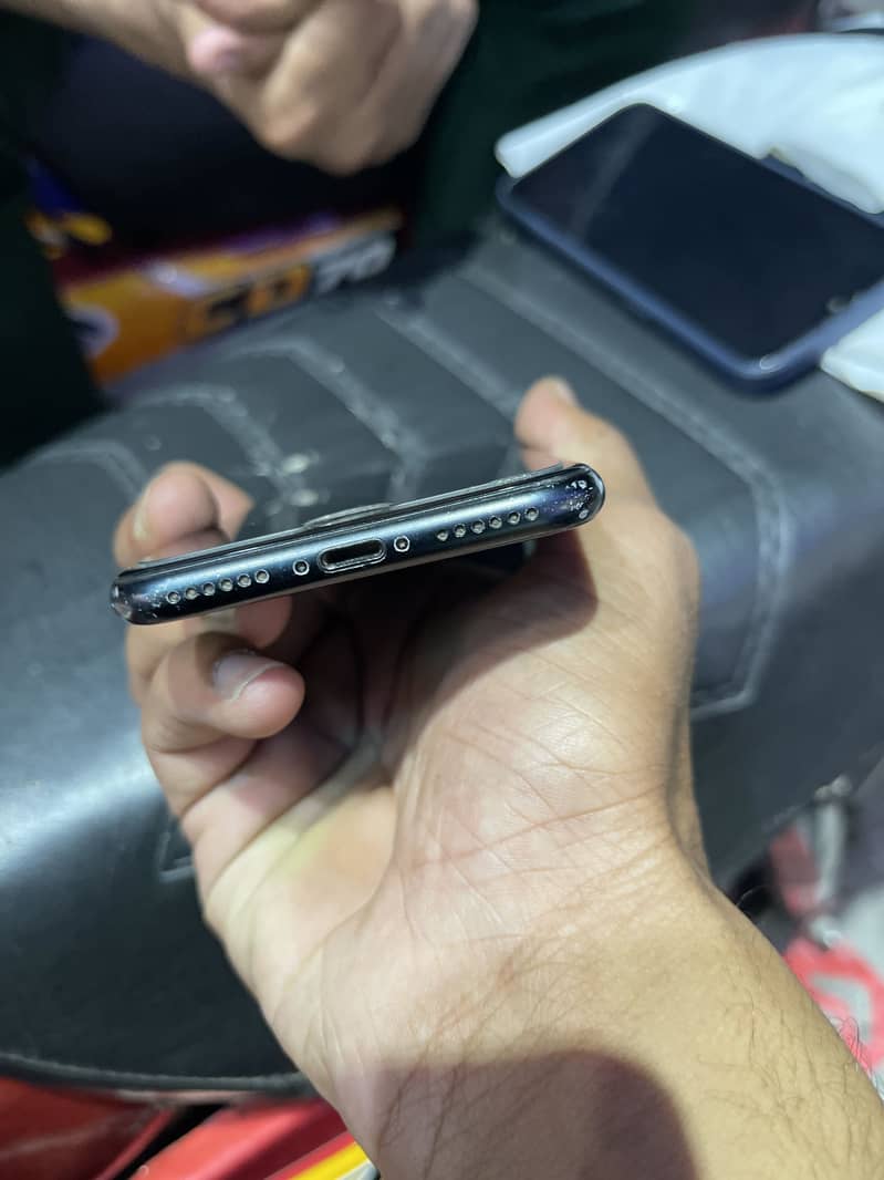 Apple iPhone SE 6