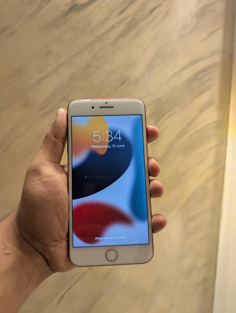 Apple iPhone 7 Plus 0