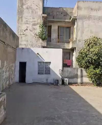 10 Marla 1st Floor Available for Family in Butt Chowk, Township Lahore