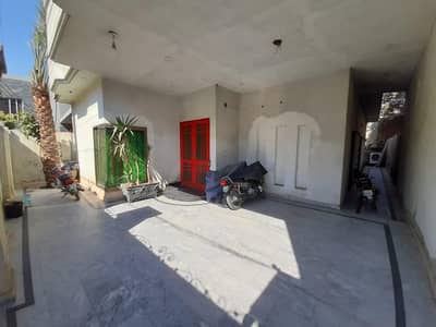 Rooms Available for Men in Lahore Township– Just Steps from Butt Chowk
