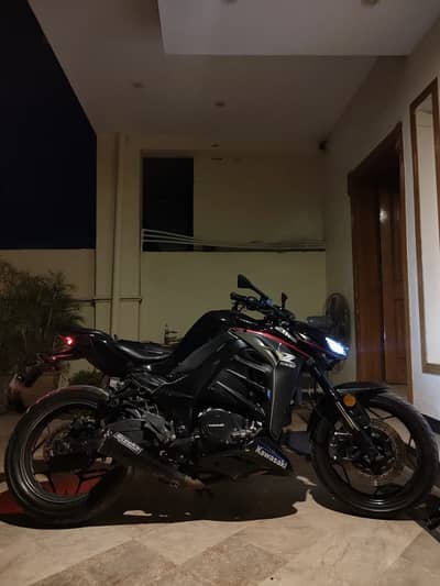 Kawasaki Z1000 Replica