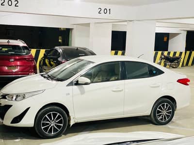 Toyota Yaris Cvt 1.3 Ativ 2022 Full Original Maintained by Toyota