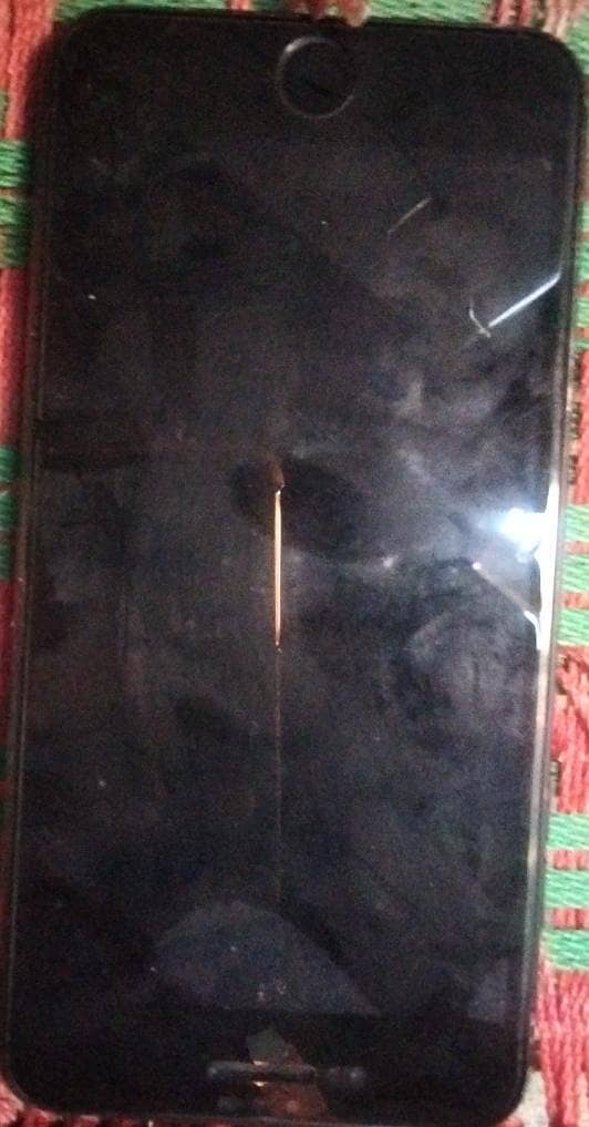 Apple iPhone 7 Plus 0