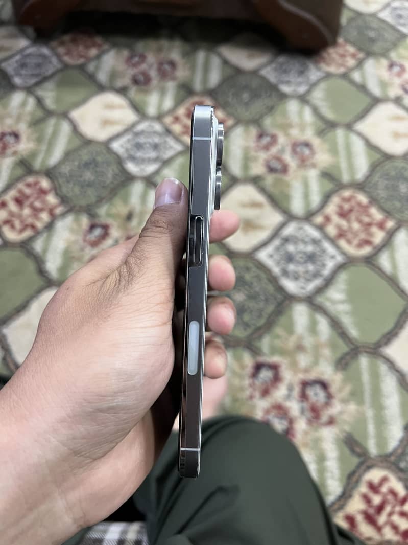 iPhone 13 pro 2