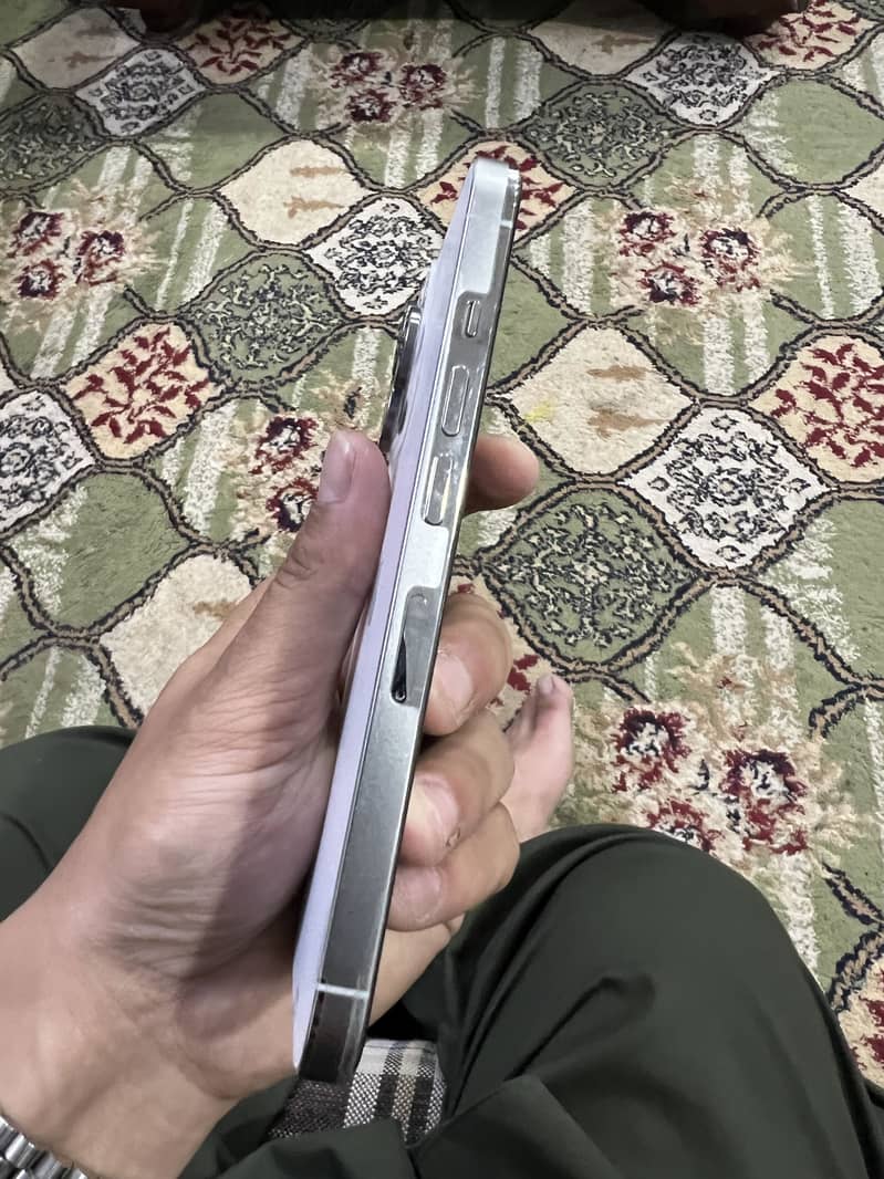 iPhone 13 pro 3