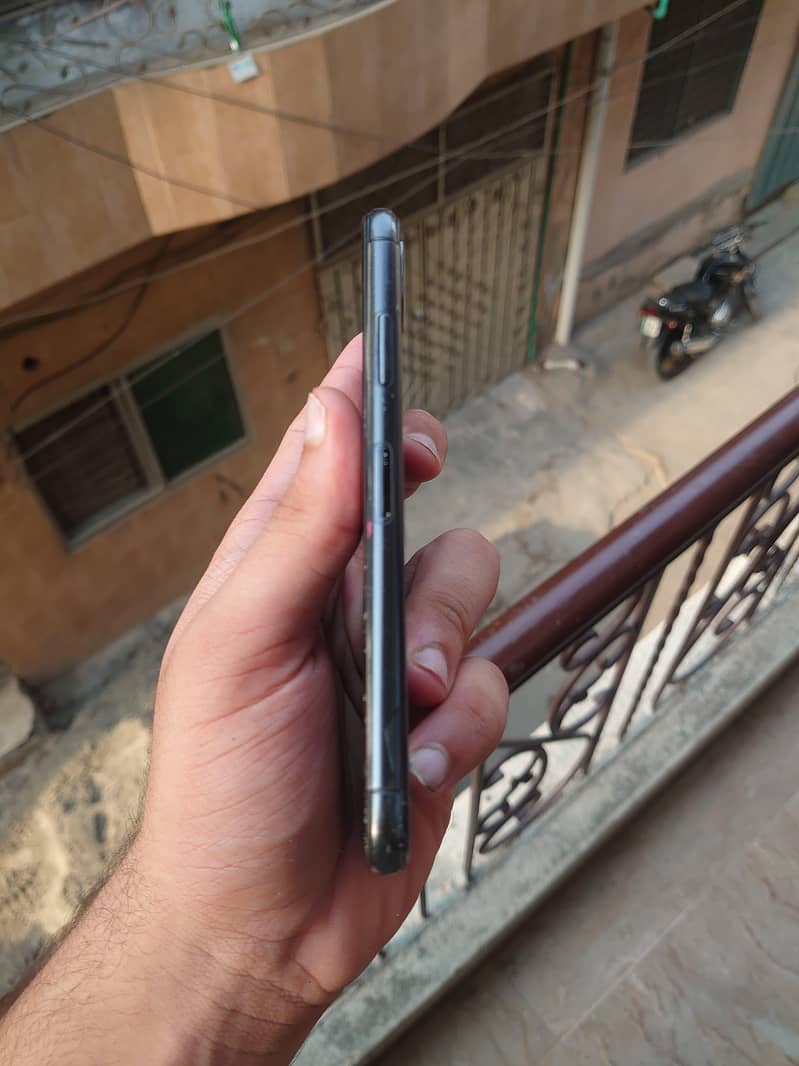 Apple iPhone X 5
