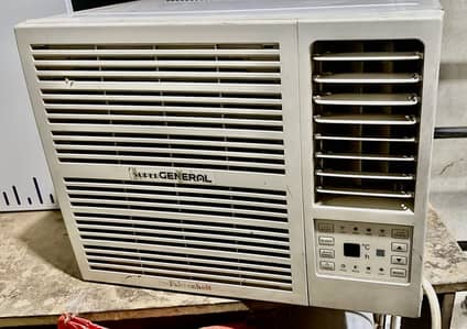 Super General Window ac 9000 Btu 0.75ton