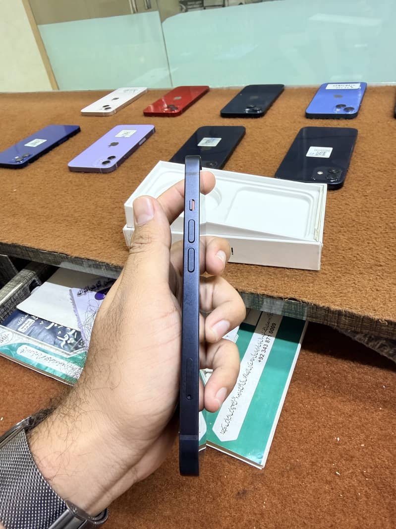 Apple iPhone 13 1