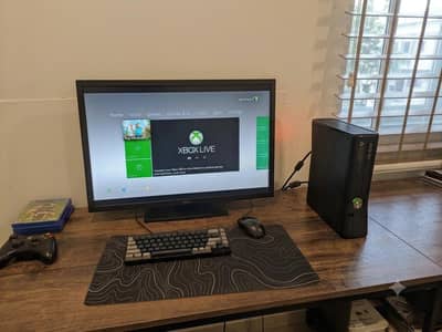 Xbox 360 slim +FREE GAMES - Three controllers - HDMI - Power supply